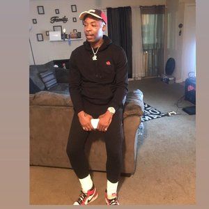 Meet your Posher, Ace